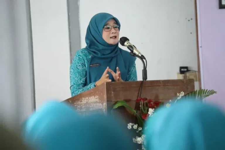 Deteksi Dini Kanker Serviks dan Payudara, Nawal Yasin Ajak Perempuan Jateng Rutin Periksa