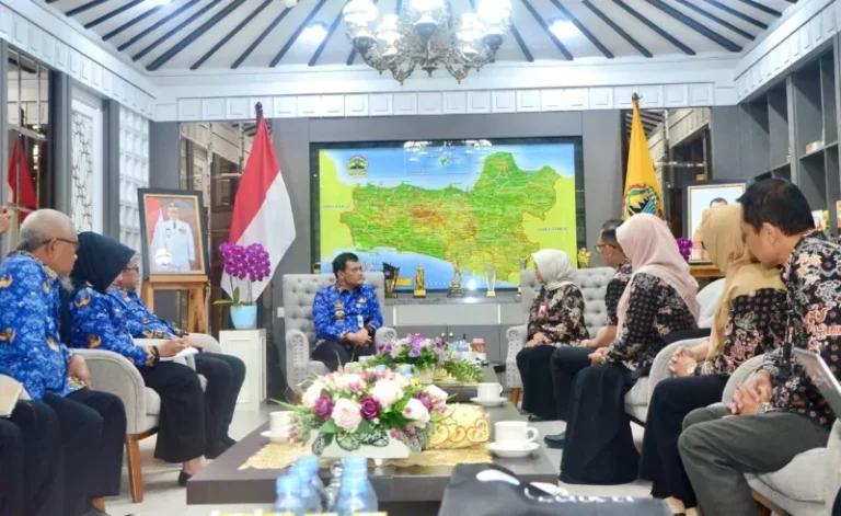 Pemprov Jateng Salurkan Rp16,6 Miliar Hibah Pendidikan Tinggi, Gandeng 13 Kampus Sepanjang 2025